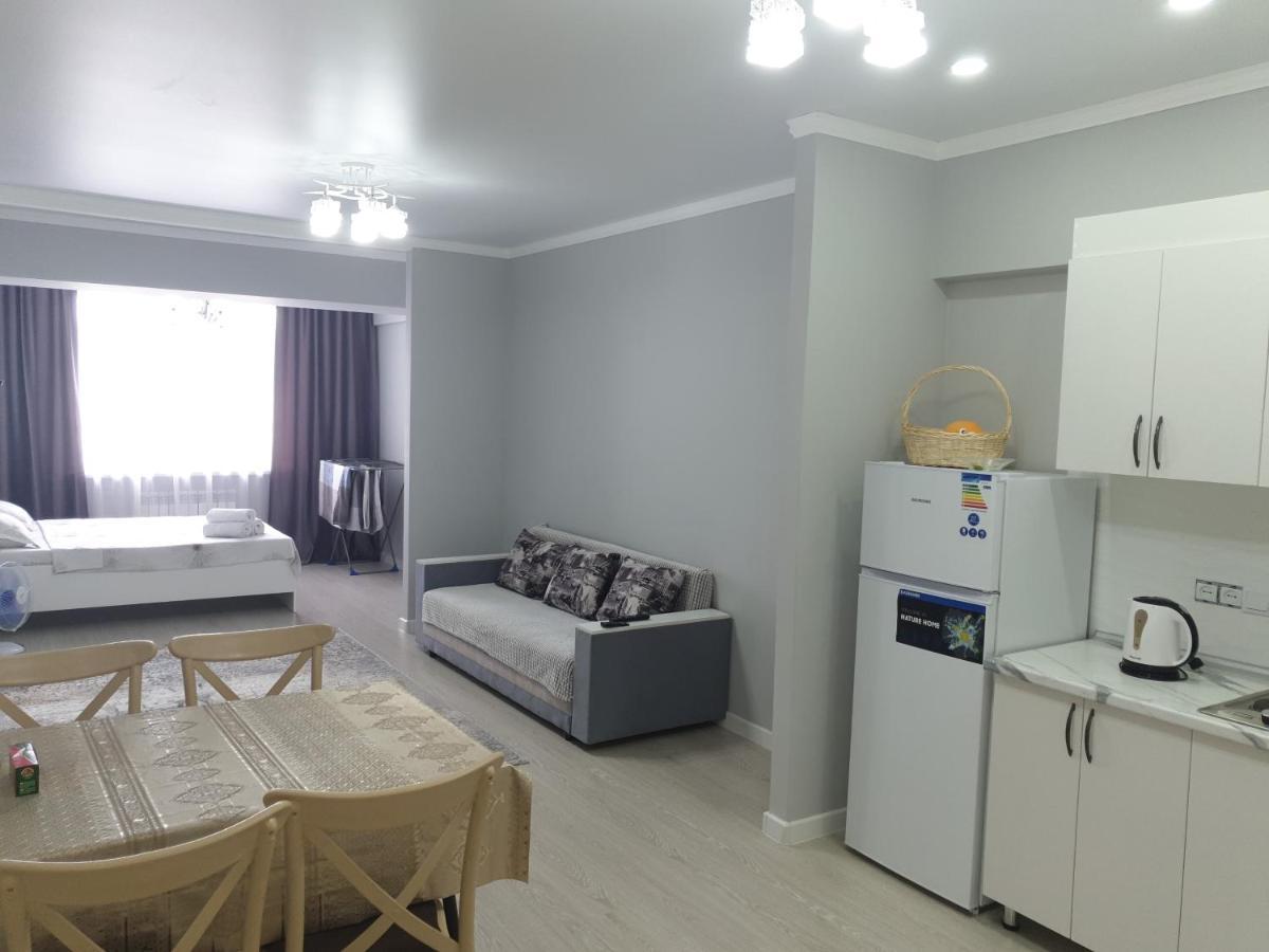 Центр Арбат Уютные Апартаменты В Новом Жк Almaty Eksteriør bilde