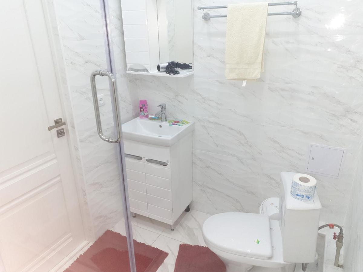 Центр Арбат Уютные Апартаменты В Новом Жк Almaty Eksteriør bilde