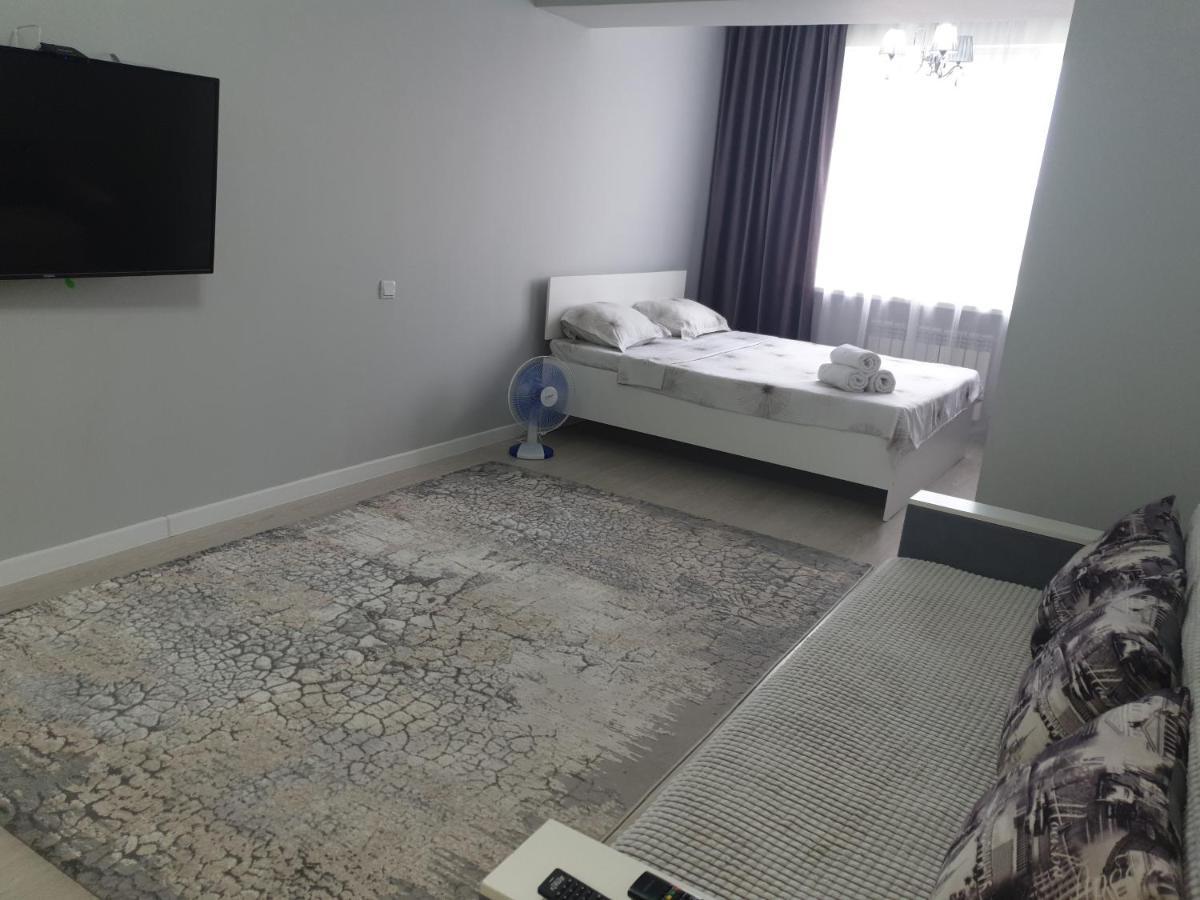 Центр Арбат Уютные Апартаменты В Новом Жк Almaty Eksteriør bilde
