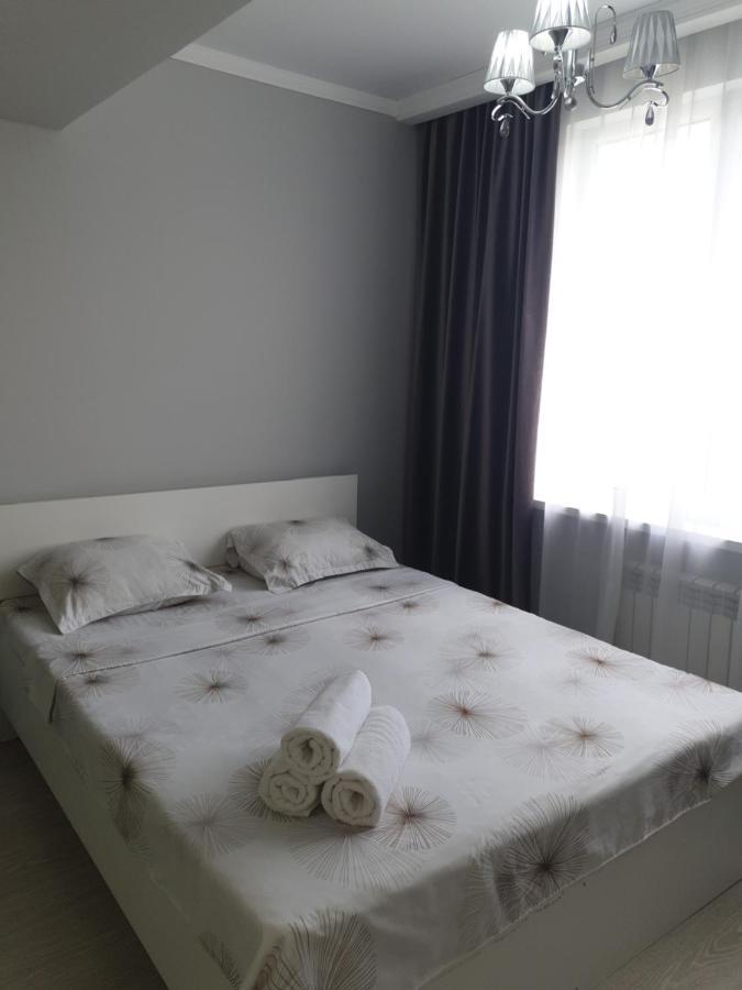 Центр Арбат Уютные Апартаменты В Новом Жк Almaty Eksteriør bilde